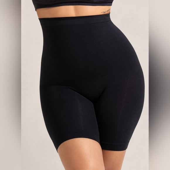 Empetua-High-Waisted Shaper Shorts - Picture 2 of 12
